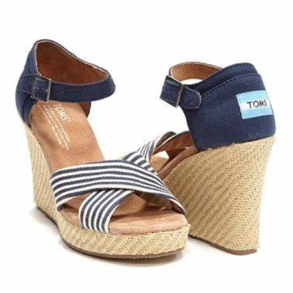 Toms espadrilles wedge sandals size 11 blue and white stripe nautical coastal